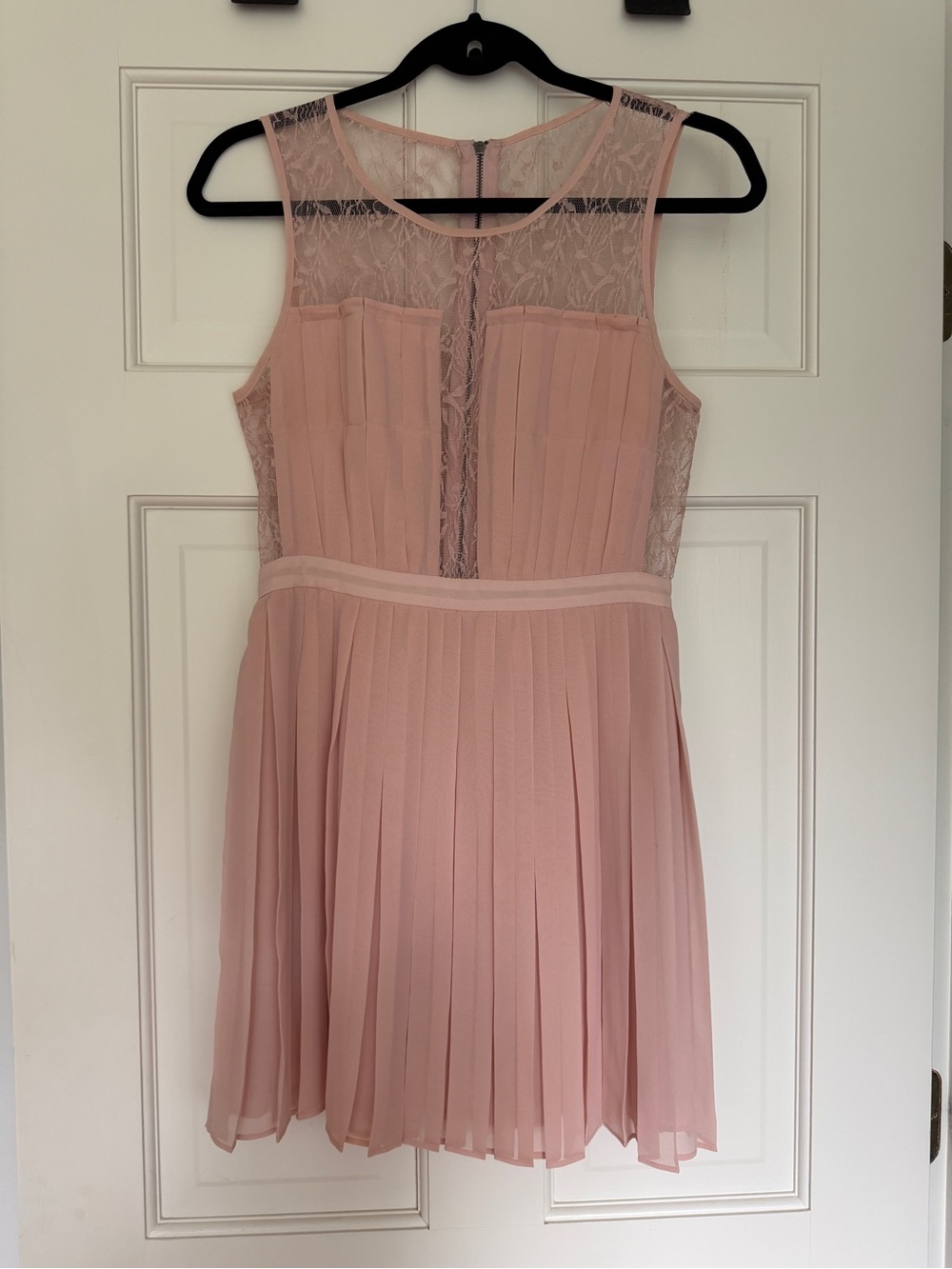 BCBGeneration Blush Pink Lace Pleated Sleeveless Mini Dress